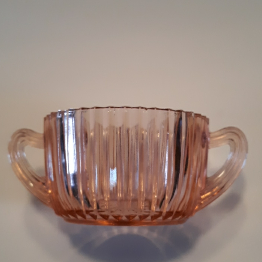 Pink depression glass ribbed 2 handle sugar bowl